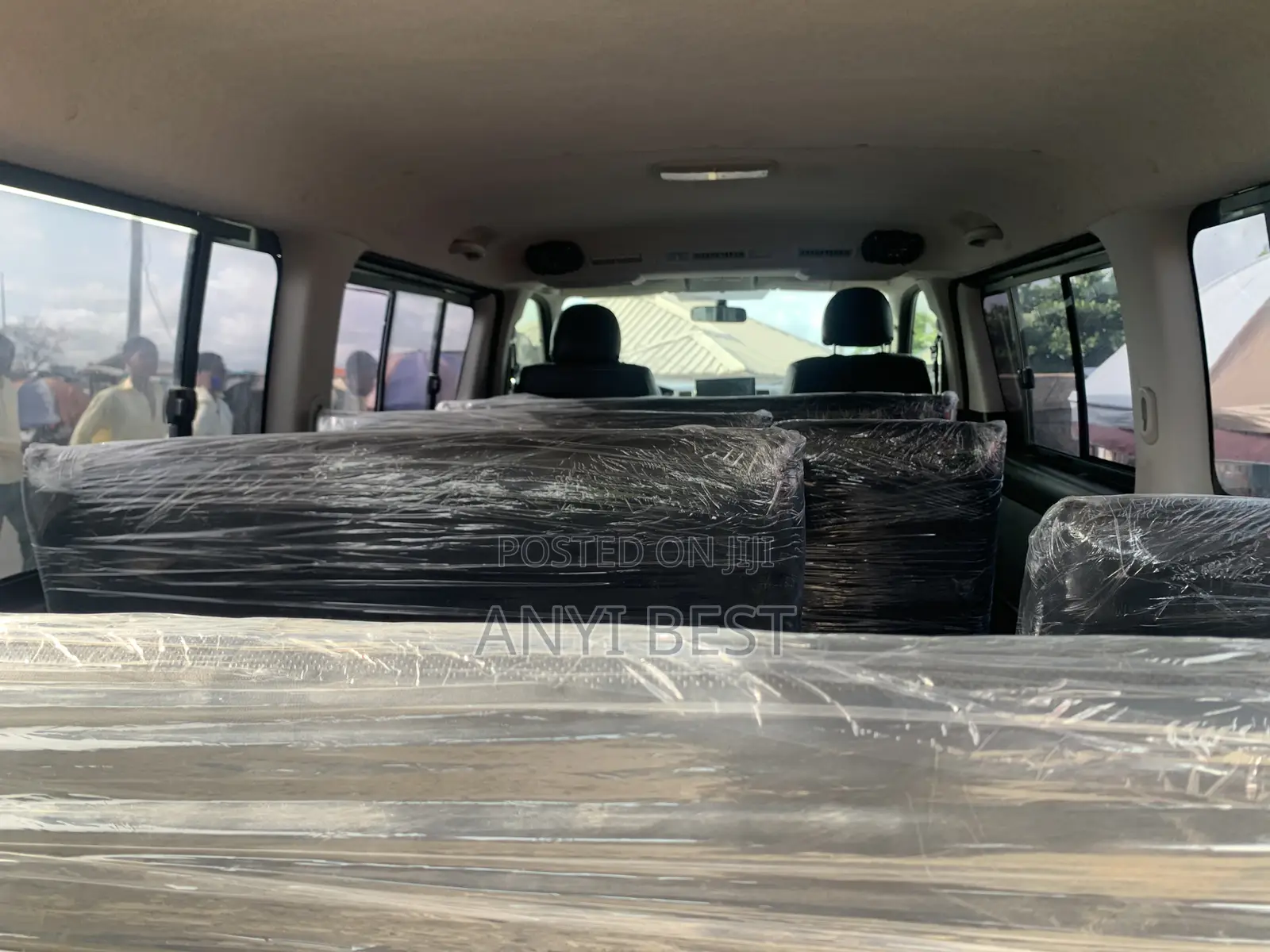 Toyota HiAce 2013 Black