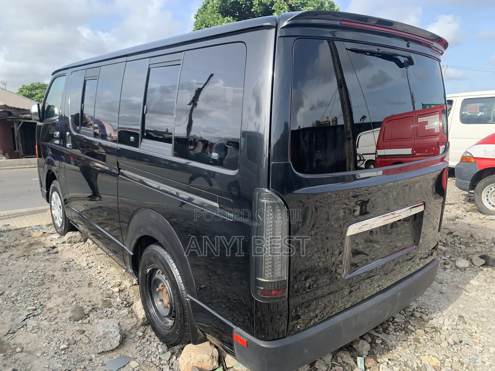 Toyota HiAce 2013 Black