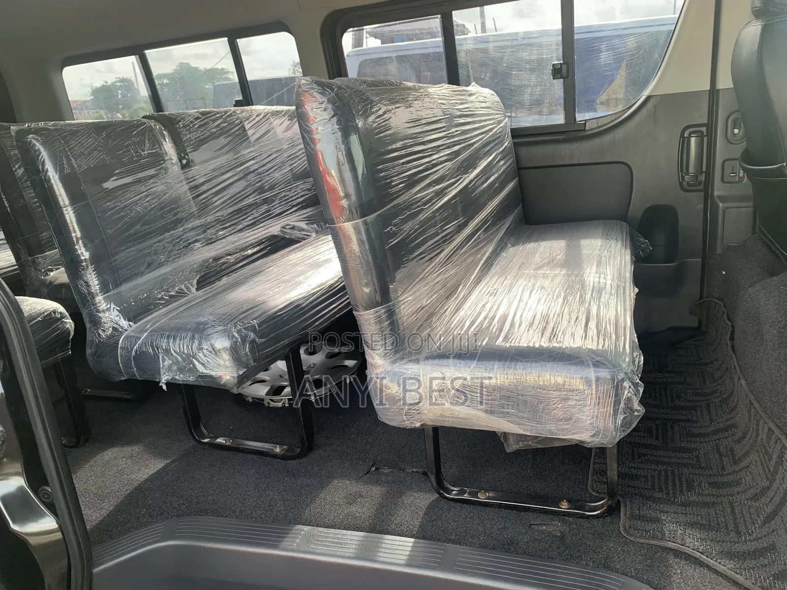 Toyota HiAce 2013 Black