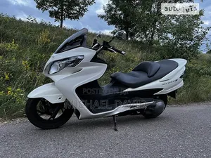 Suzuki Burgman 2019 White