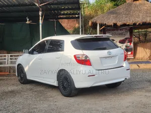 Toyota Matrix 2009 White