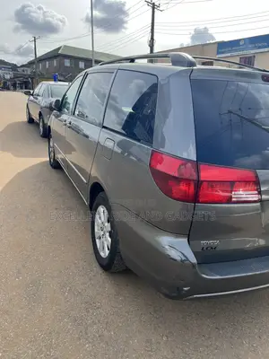 Toyota Sienna 2005 Gray