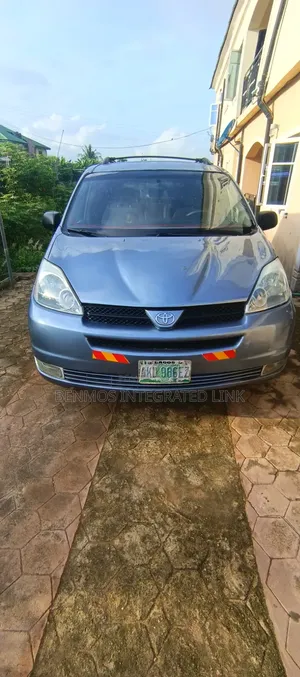 Toyota Sienna LE AWD 2005 Blue