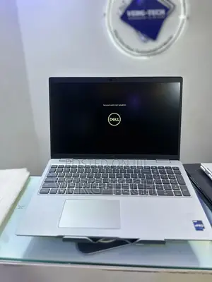 Laptop Dell Latitude 5530 16GB Intel Core i7 SSD 512GB