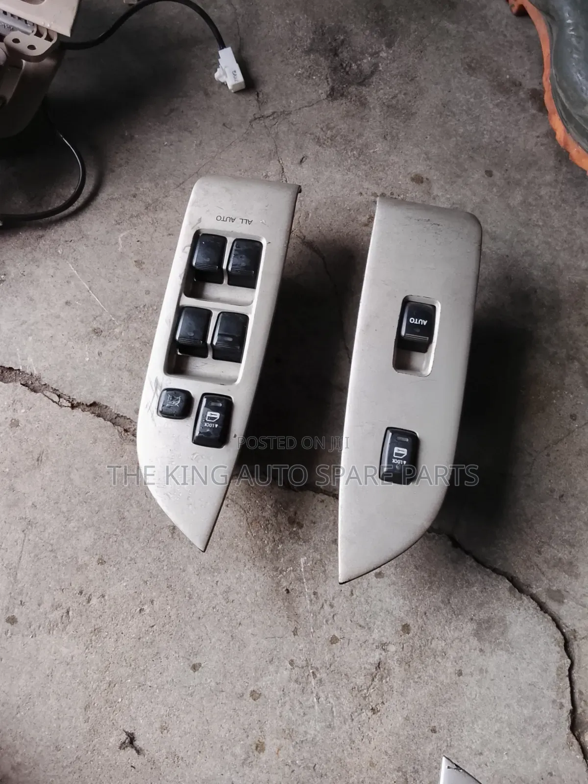 Lexus Rx 330 the Two Front Control Button Neat One 08 Model