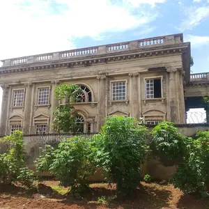 A Land of 8000 SQM Standing on a Duplex at Ind. Layout Enugu For