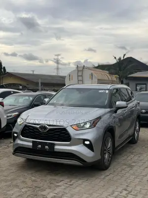 Toyota Highlander Platinum 2021 Silver