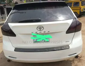 Toyota Venza V6 AWD 2010 White