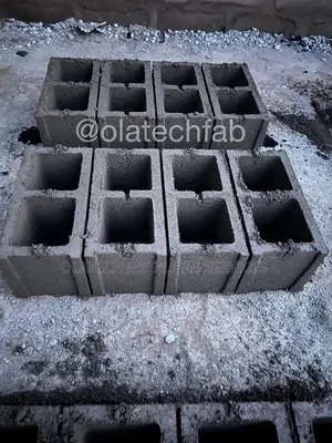 Mobile Concrete Block Moulding Machine (3500 Blocks Daily