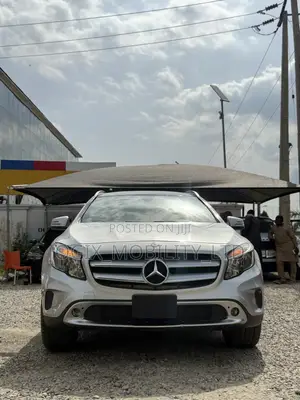 Mercedes-Benz GLA 250 2016 Silver