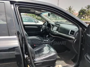 Toyota Highlander XLE 4dr SUV AWD (3.5L 6cyl 6A) 2015 Black