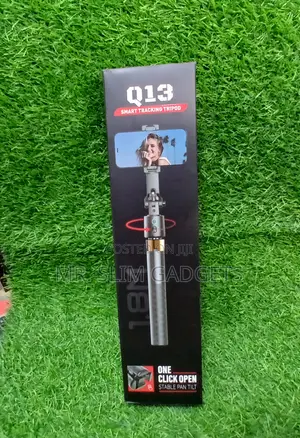 Q13 Auto Face Selfie Stick