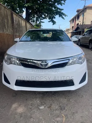 Toyota Camry LE 4dr Sedan (2.5L 4cyl 6A) 2012 White