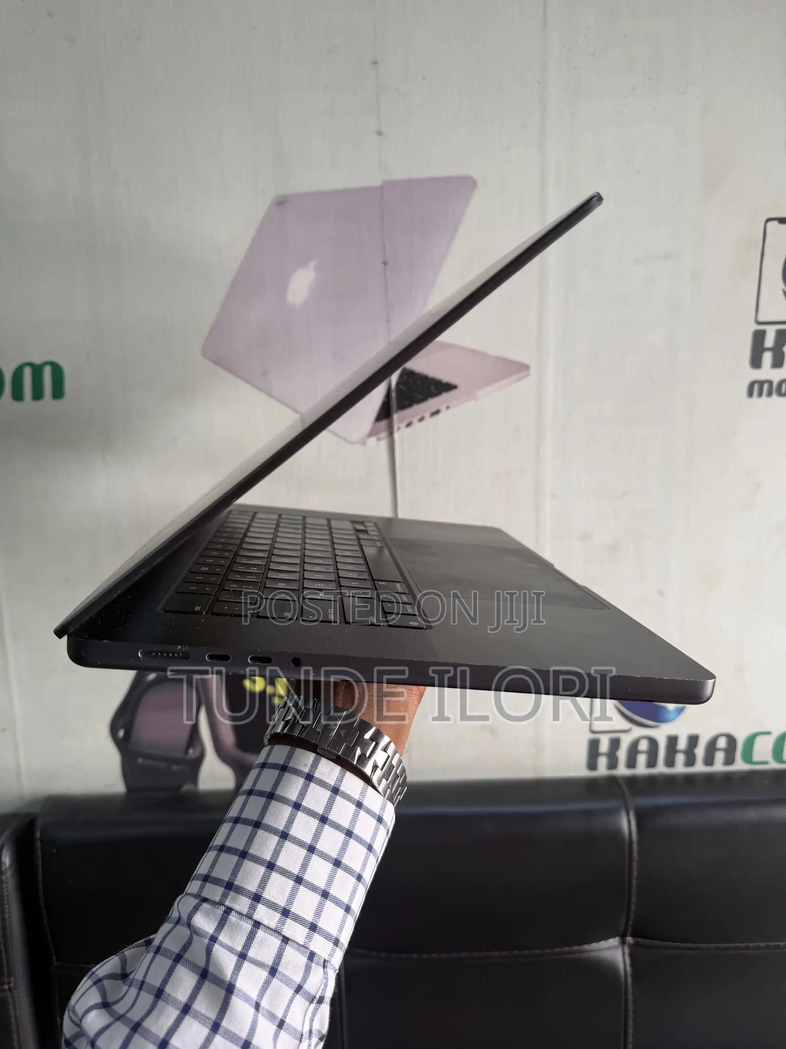 Laptop Apple MacBook Pro 2023 M3 Max 16-inch 64GB Apple M3 Max SSD 2T