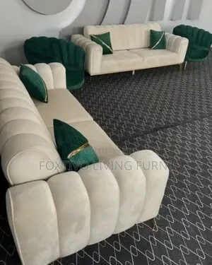 7 Seater Quality Sofas Plus Free Throw Pillios