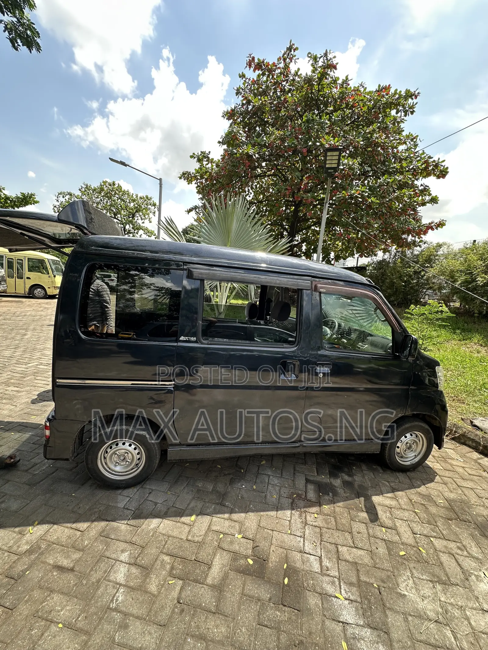 Daihatsu Hijet 2012 Black