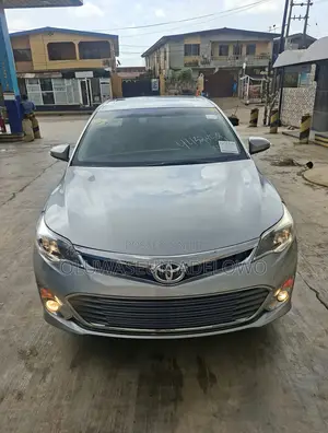 Toyota Avalon Limited 4dr Sedan (3.5L 6cyl 6A) 2015 Silver