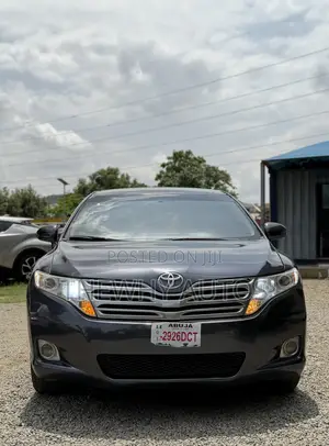 Toyota Venza LE 2010 Gray