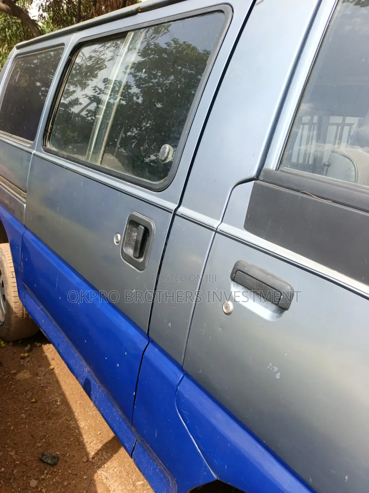 Mitsubishi L300 2005 Blue