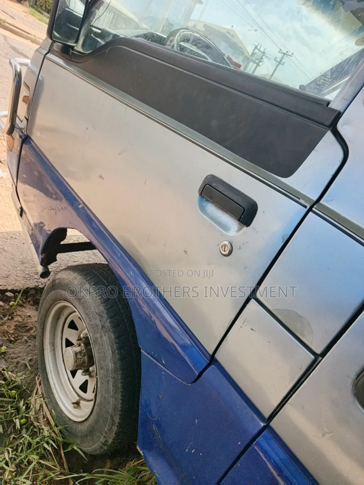 Mitsubishi L300 2005 Blue