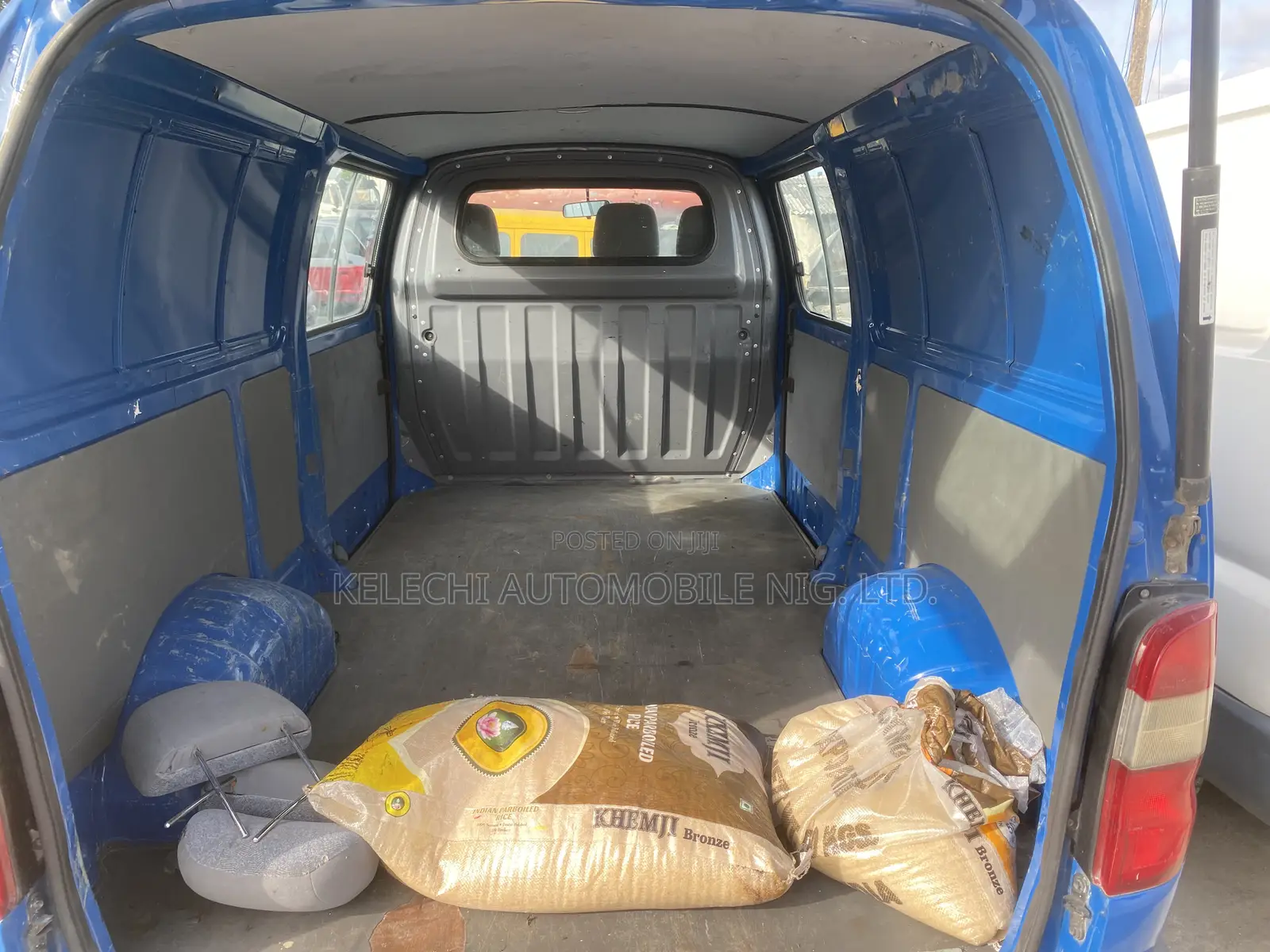 Toyota HiAce 2005 Blue