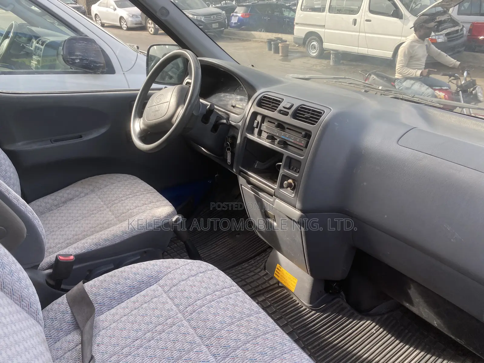 Toyota HiAce 2005 Blue
