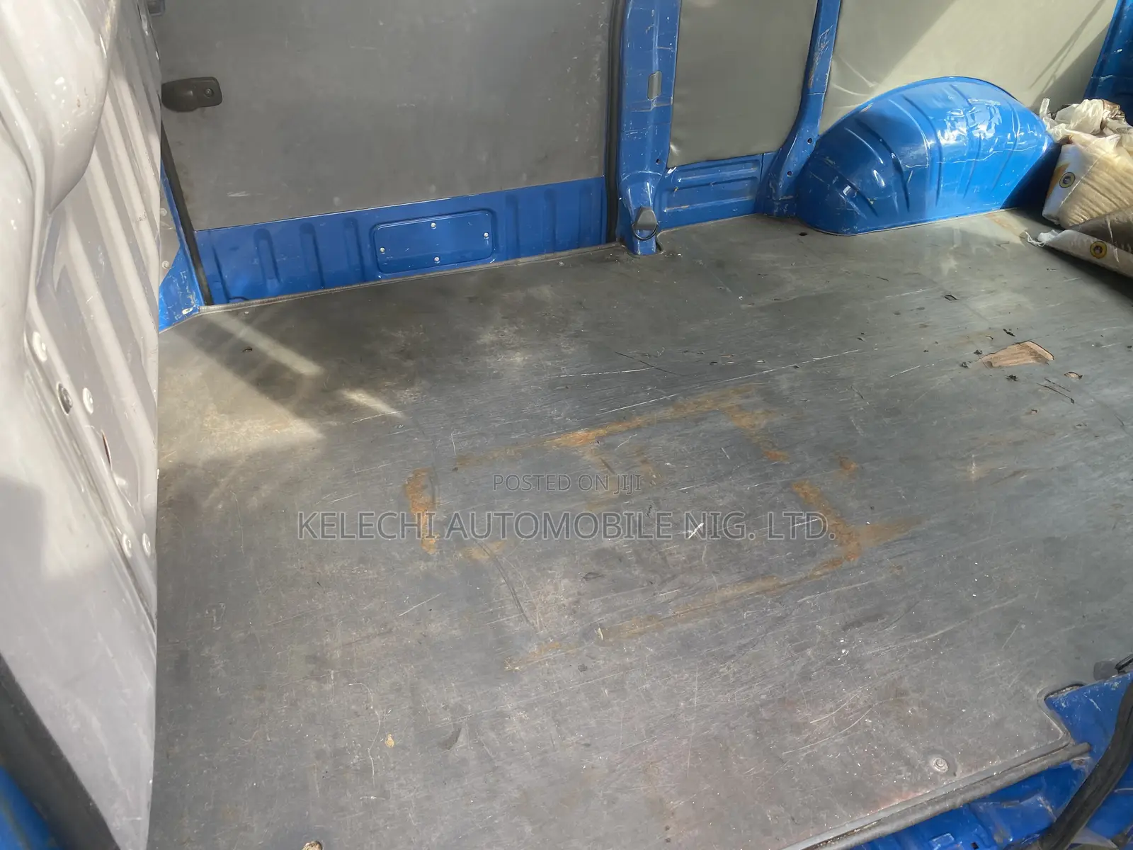 Toyota HiAce 2005 Blue
