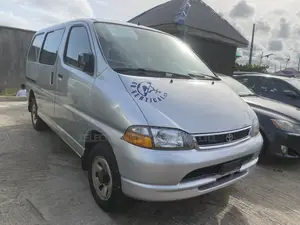 Toyota HiAce 2006 Silver