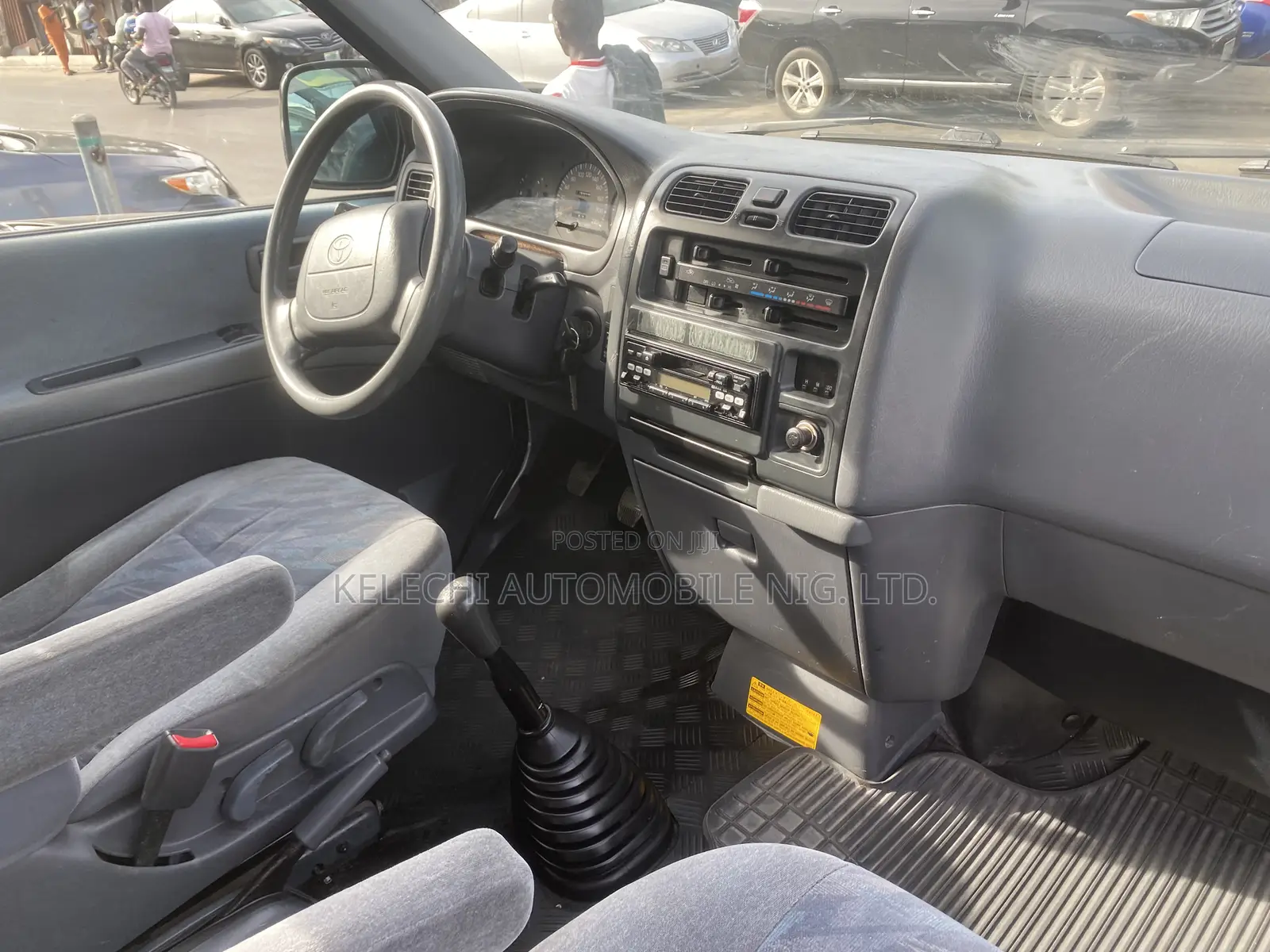 Toyota HiAce 2006 Silver