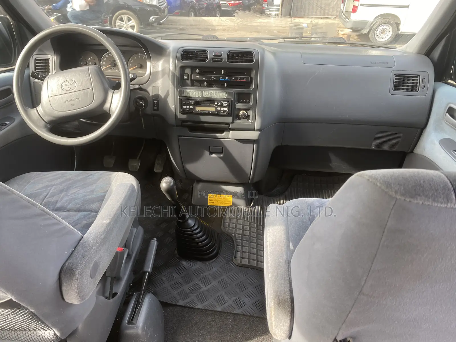 Toyota HiAce 2006 Silver