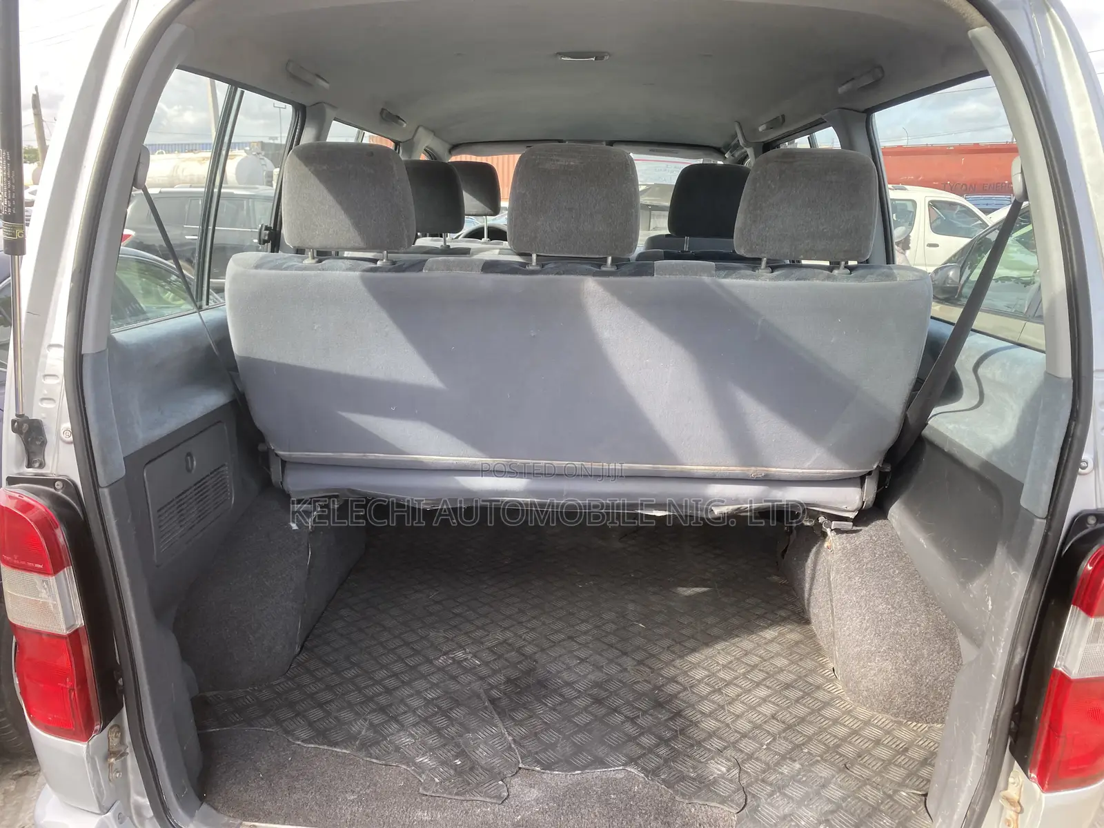 Toyota HiAce 2006 Silver