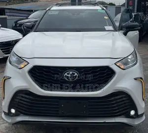 Toyota Highlander XSE 2021 White