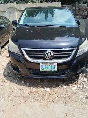 Volkswagen Routan SE 2012 Black