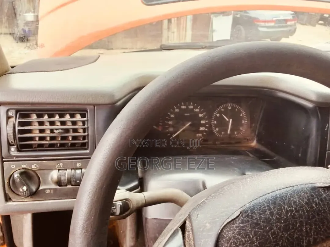 Volkswagen Transporter 2005 Orange