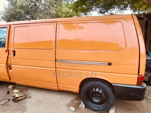 Volkswagen Transporter 2005 Orange