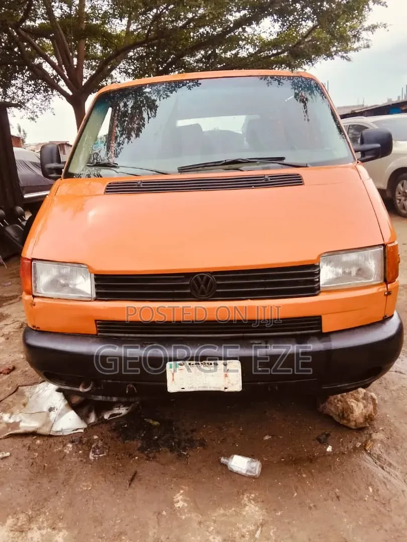 Volkswagen Transporter 2005 Orange