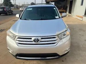 Toyota Highlander Limited 3.5l 4WD 2013 Silver