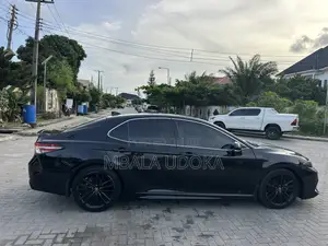 Toyota Camry XSE V6 (3.5L V6 8A) 2019 Black