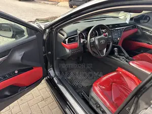 Toyota Camry XSE V6 (3.5L V6 8A) 2019 Black