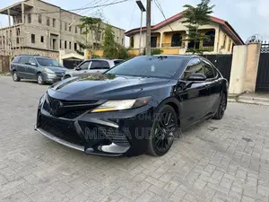 Toyota Camry XSE V6 (3.5L V6 8A) 2019 Black