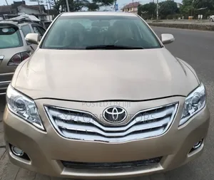 Toyota Camry 2010 Gold