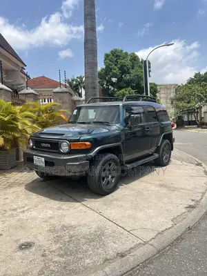 Toyota FJ Cruiser 4x4 Automatic 2009 Green