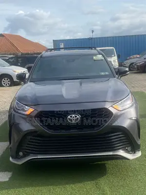 Toyota Highlander XSE 2022 Gray