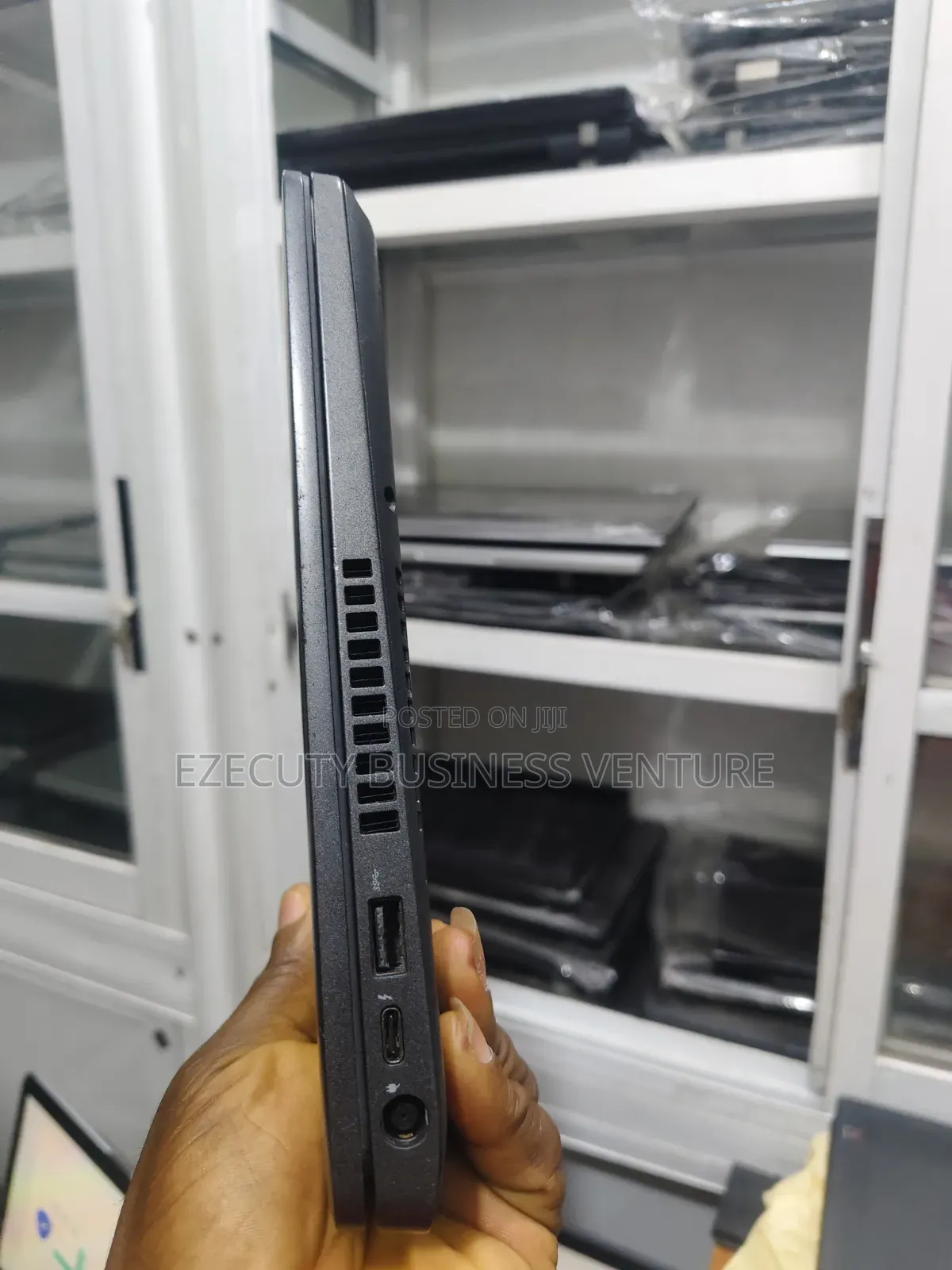 Laptop Dell Latitude 5400 8GB Intel Core i7 SSD 256GB