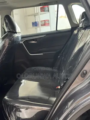 Toyota RAV4 XLE FWD 2020