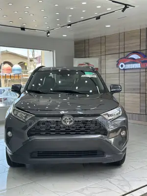 Toyota RAV4 XLE FWD 2020