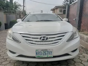 Hyundai Sonata Limited 2.0T Sedan (2.0L 4cyl 6A) 2013 White