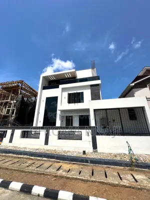 6bdrm Duplex in Lekki for sale