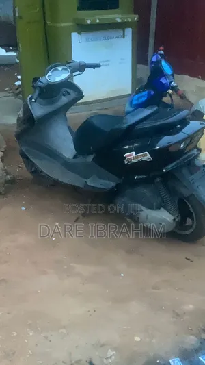 Yamaha Majesty 2023 Black