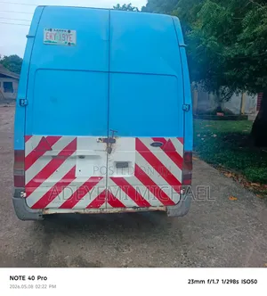 Ford Transit 2004 Blue